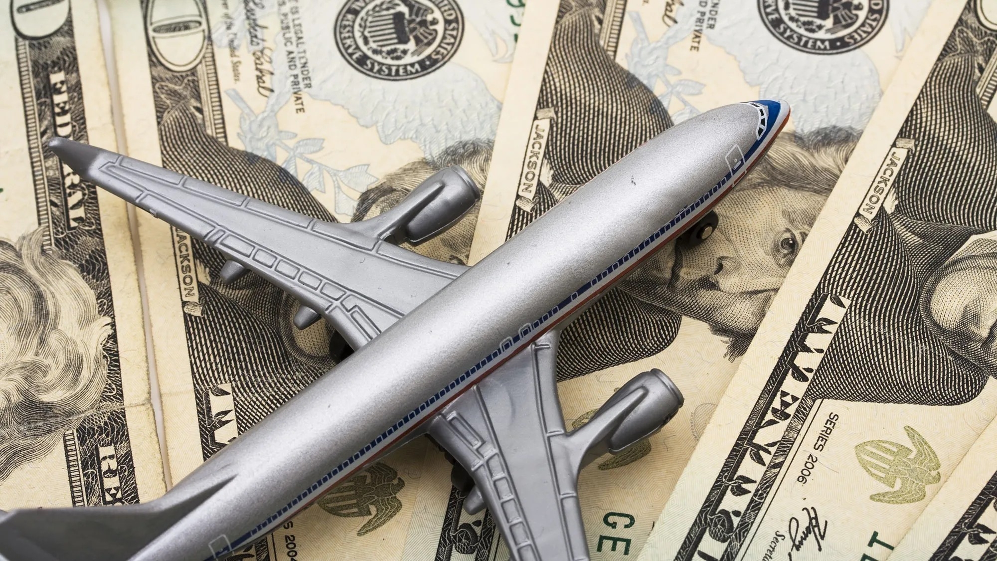 Travel agencies exceeded $100 billion in air sales last year